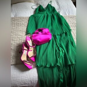 One of a king house of Harlow green dress. Worn twice